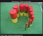 Montessori: Materiais sensoriais - cilindros amarelos