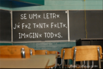 Cartaz de campanha de alfabetizao (Belo Horizonte) que apresenta a importncia das letras na composio das palavras e entendimento