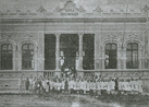 Construo de 1906 sendo inaugurado em 01 de fevereiro de 1907 sendo  denominado Casa Escolar Cruz Machado, quando funcionou como Estabelecimento de Ensino das sries iniciais e em 1923 passou a ser denominado Grupo  Escolar Cruz Machado at o ano de 1925 e aps sendo transferido para o Grupo Escolar Dezenove de Dezembro e desativado em 1928 com a Inaugurao do Colgio Estadual Dom Pedro II. O prdio passou a ser repartio pblica sendo uma delas a Inspetoria de Ensino. 