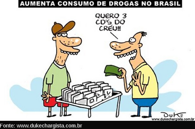 O número de pessoas em países em desenvolvimento vivendo com menos de um dólar ao dia caiu para 980 milhões em 2004, contra 1,25 bilhão em 1990. A proporção foi reduzida, mas os benefícios do crescimento econômico foram desiguais entre os países e entre regiões dentro destes países. As maiores desigualdades estão na América Latina, Caribe e África Subsaariana. Se o ritmo de progresso atual continuar, o primeiro objetivo não será cumprido: em 2015 ainda haverá 30 milhões de crianças abaixo do peso no sul da Ásia e na África.  