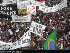 Estudantes em protesto contra a corrupo no governo Collor, em 1992. em grandes manifestaes promovidas pela UBES em todo pas, secundaristas com as caras pintadas ajudaram a mobilizar a opinio pblica e pressionar pela renncia do ento presidente.